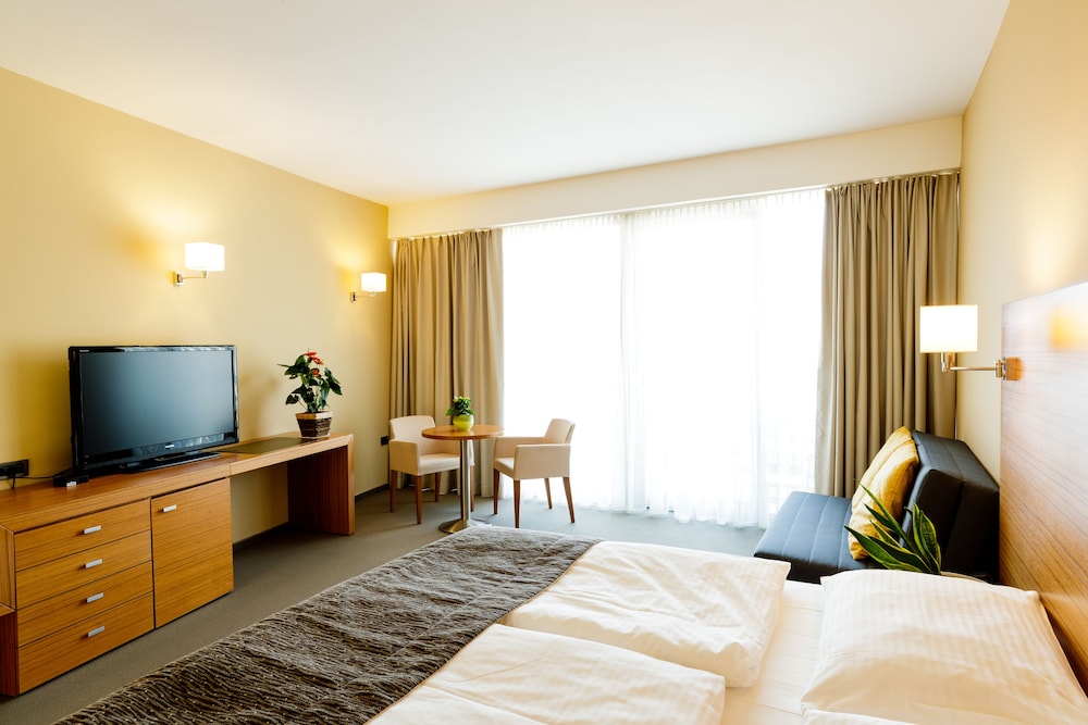 Executive Double or Twin Room, Balcony, Mountain View (free Aquapark entrance) - Photo 3