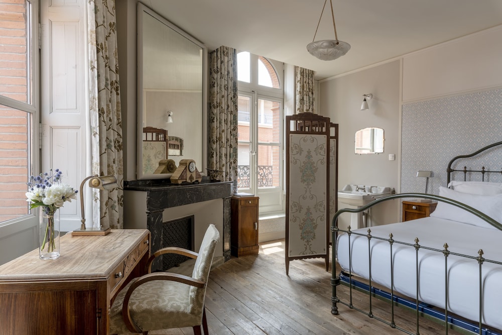 Suite (Saint-Exupéry) photo 1