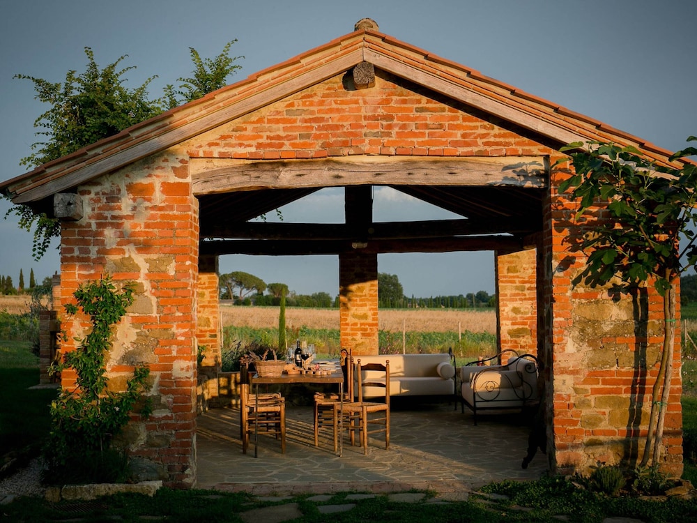 Villa photo 3