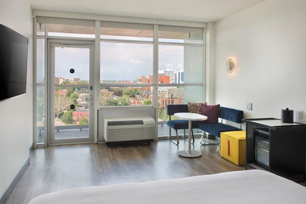 aloft, Room, 1 King Bed, Balcony photo 1