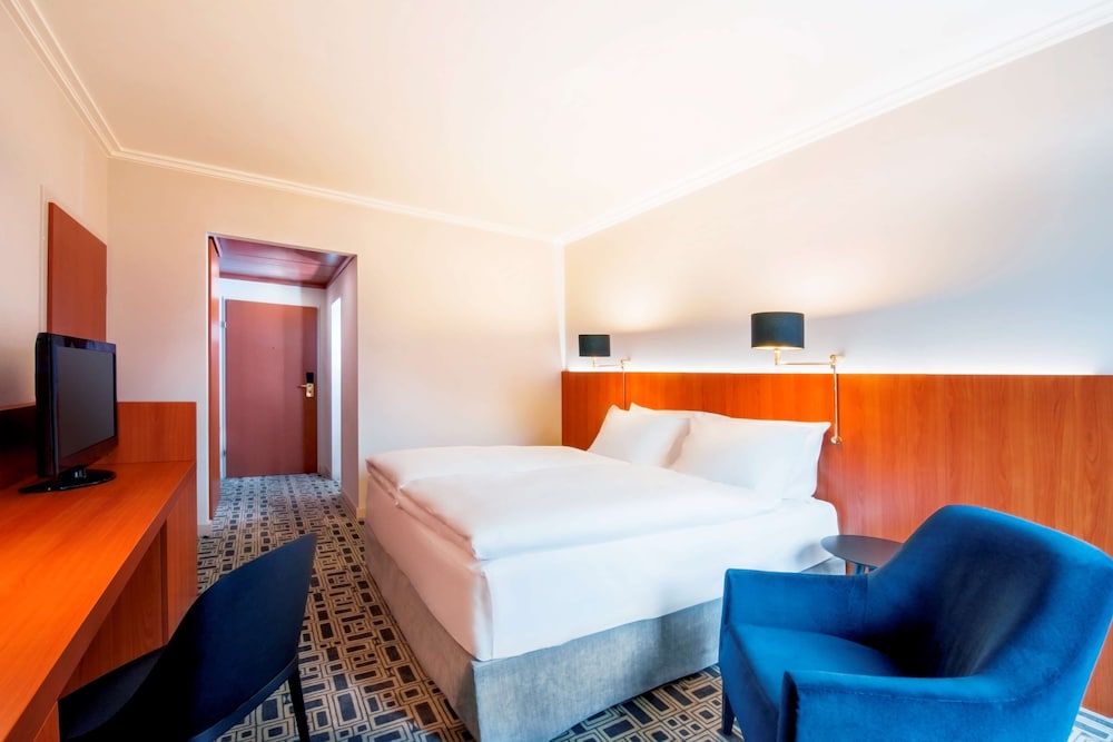 Standard Room (Extra Bed 3 adults)