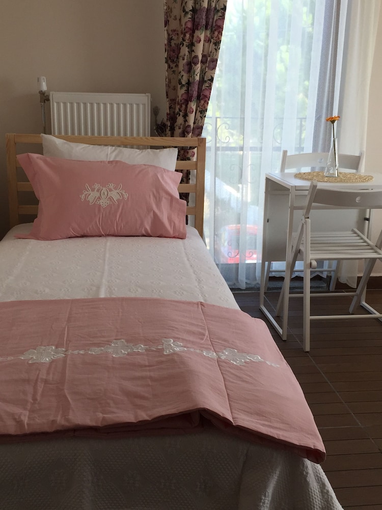 Elite Twin Room, 2 Twin Beds, Accessible, Garden View photo 2