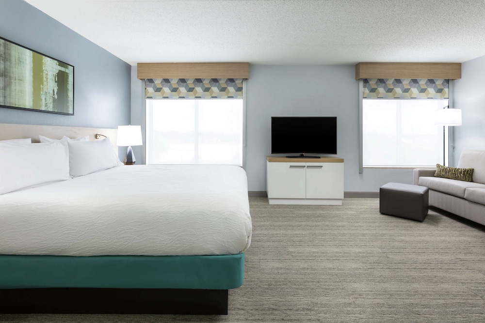 Deluxe Room, 1 King Bed (Oversized Bathroom) - Photo 3