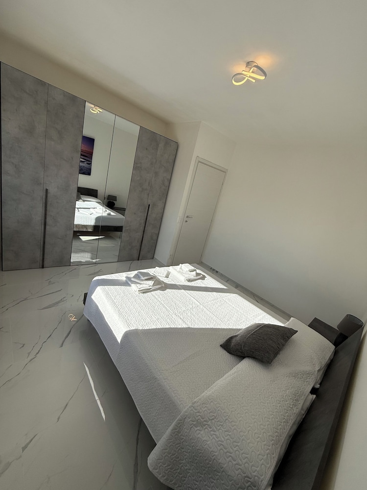 Luxury Apartment, City View photo 3
