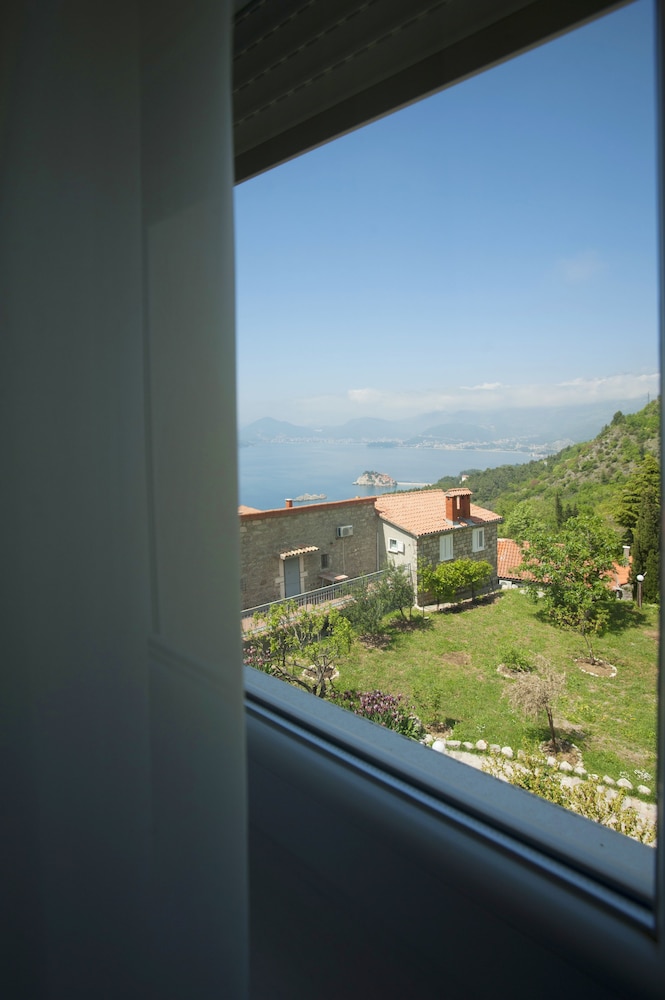 Standard Double Room, Private Bathroom, Mountain View photo 2