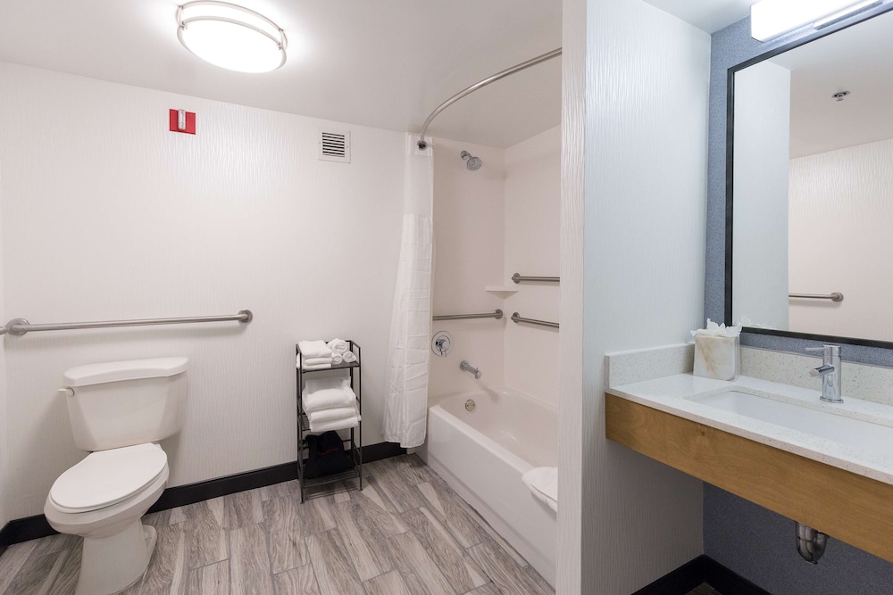 Room, Accessible - Photo 5
