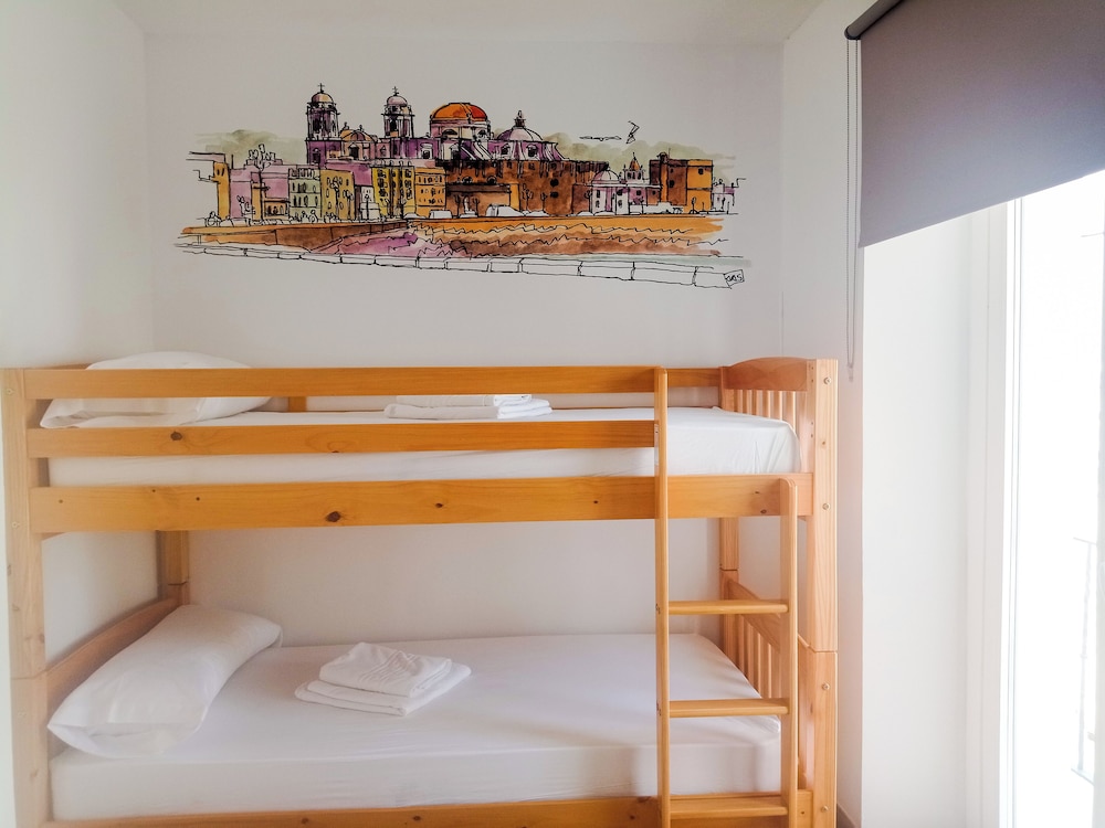 Deluxe Apartment, 2 Bedrooms, Balcony, City View, photo 6