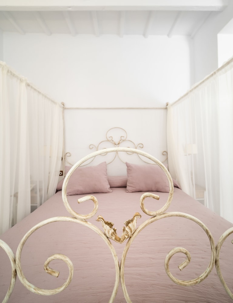 Deluxe Double or Twin Room - Photo 1