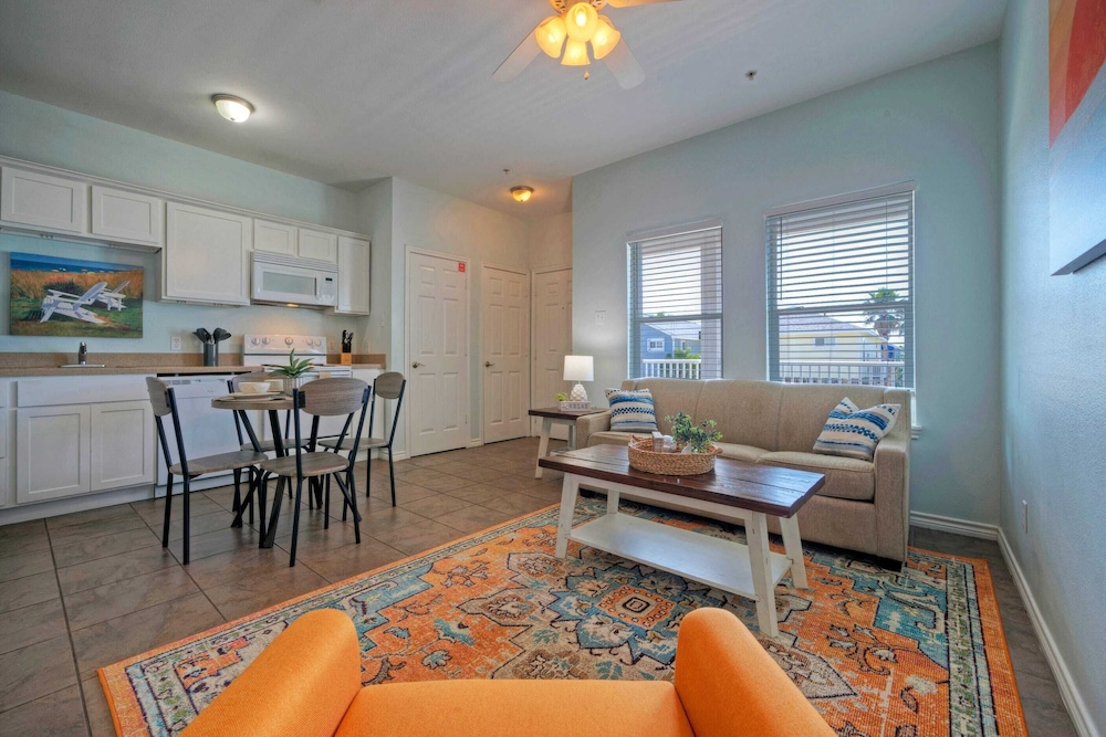 House (2 Bedrooms)
