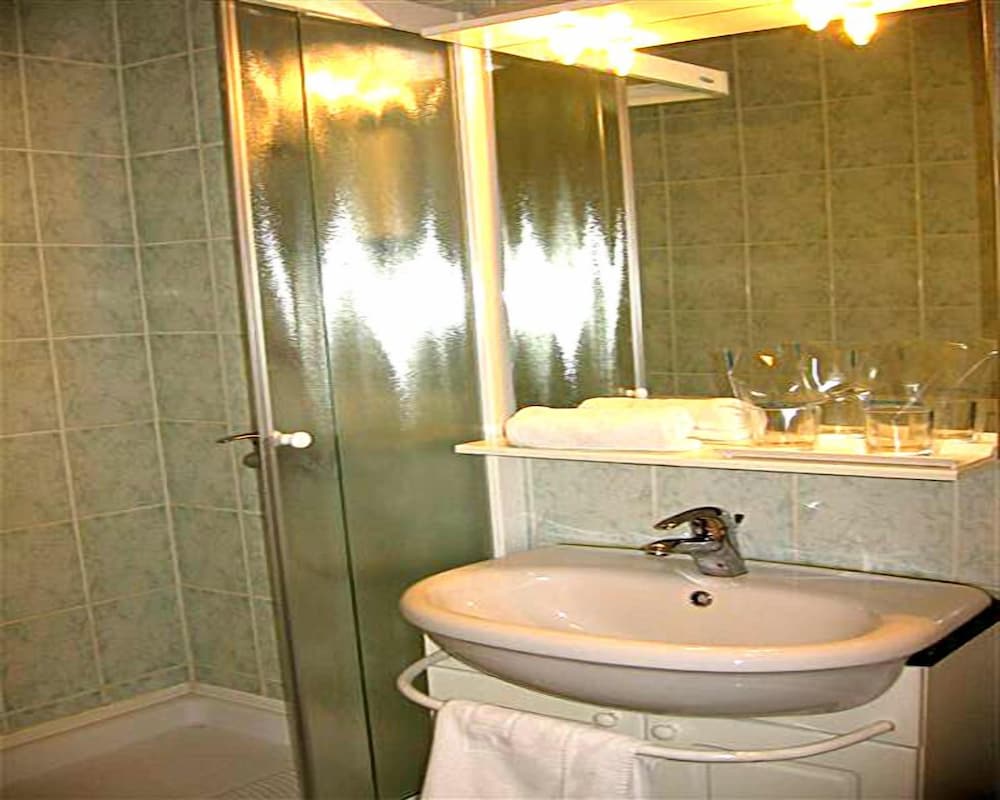Standard Triple Room photo 2