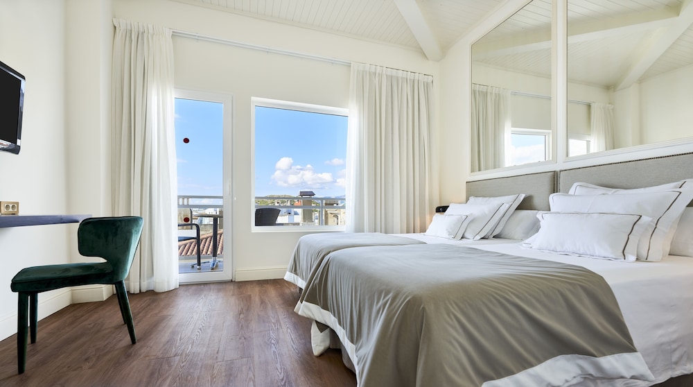 Double Room, Balcony, Partial Sea View - Photo 3