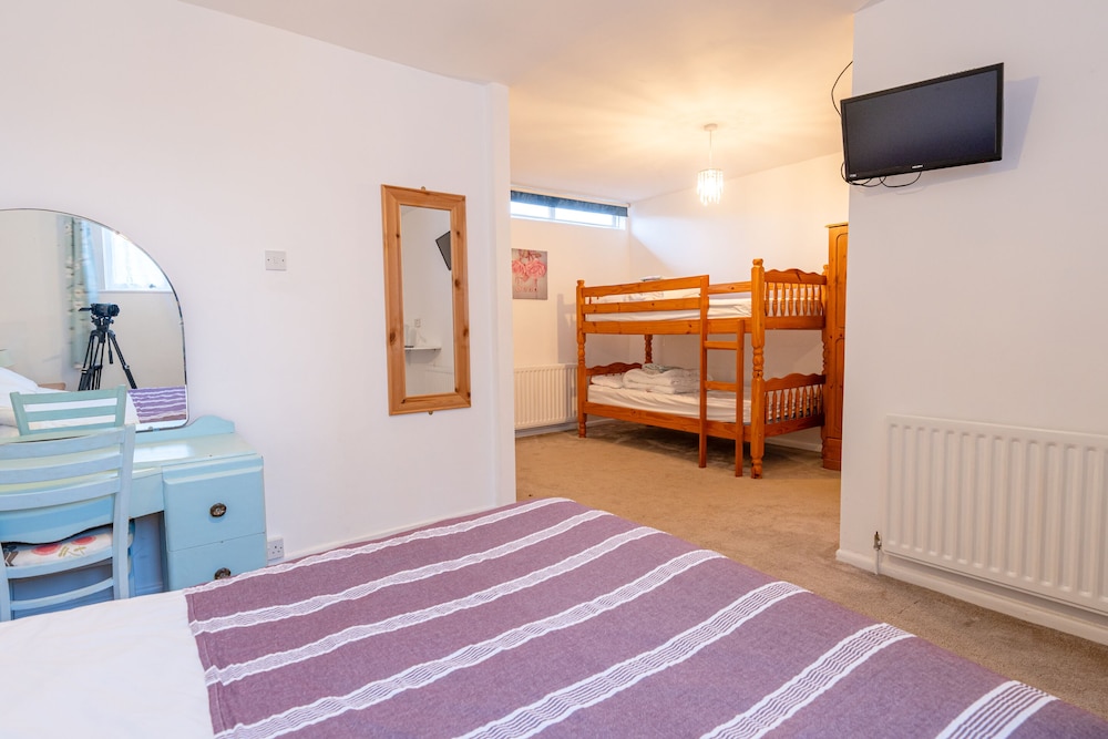 Suite, Ensuite (1st Floor) photo 1