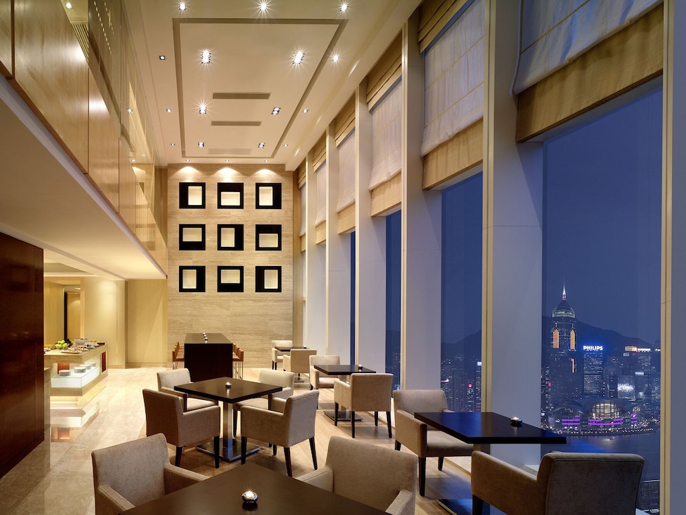 Regency Harbour View King Suite with Club Access