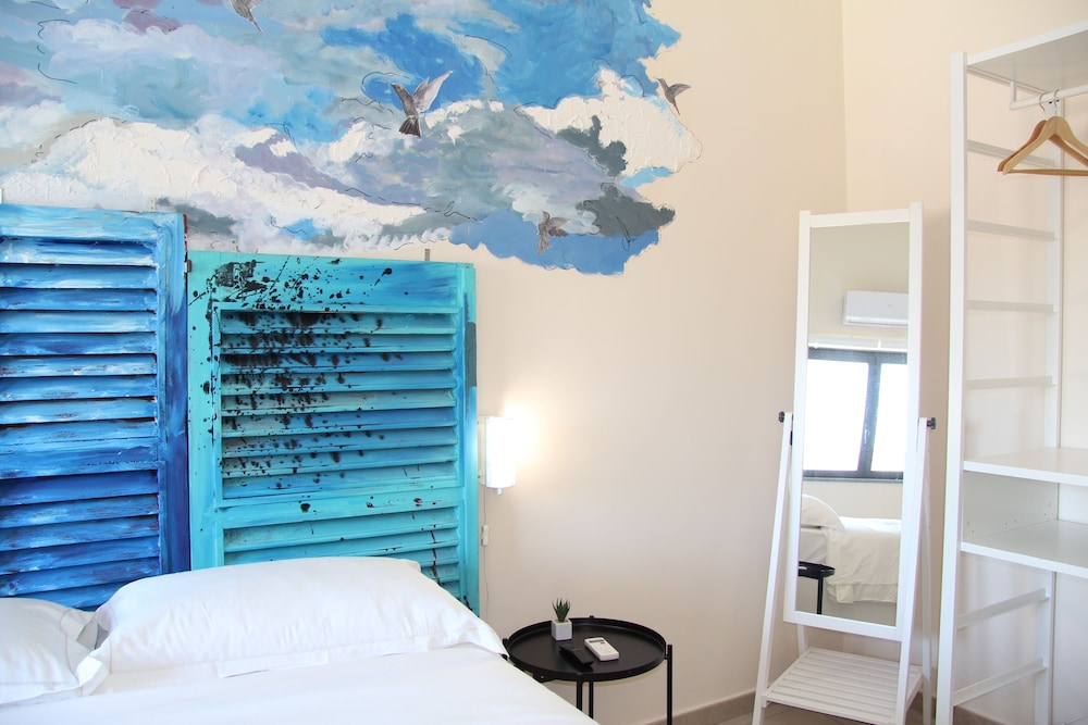 Economy Room, Shared Bathroom