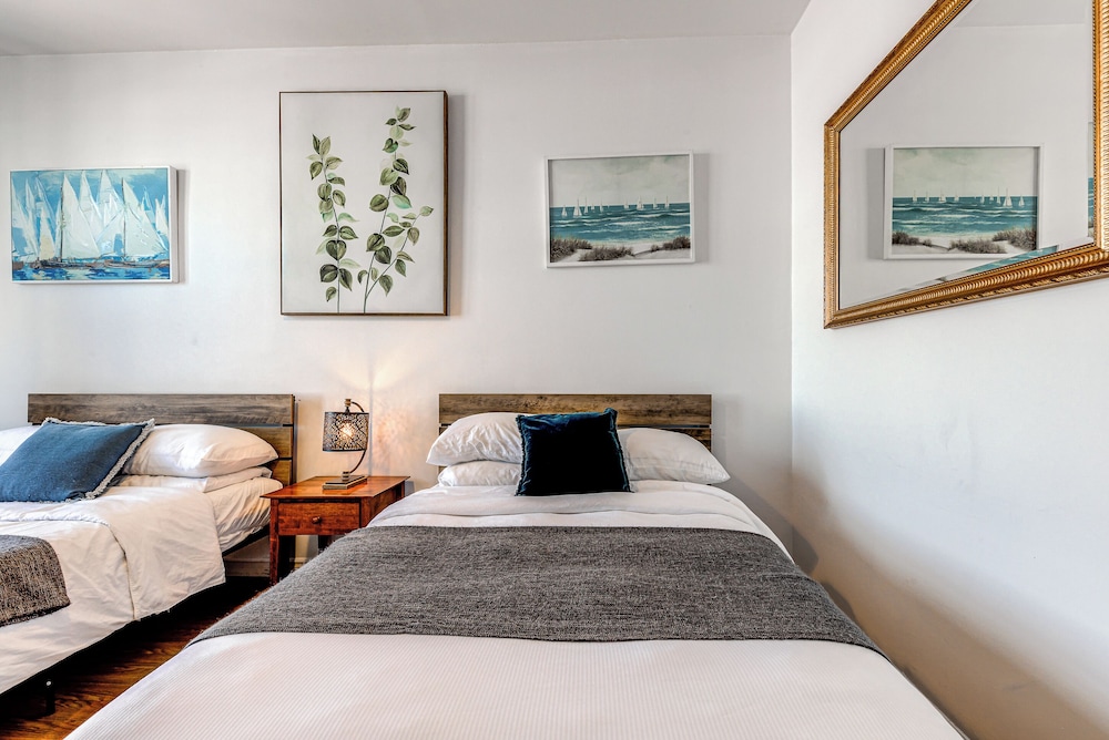 Standard Room, 2 Double Beds photo 1