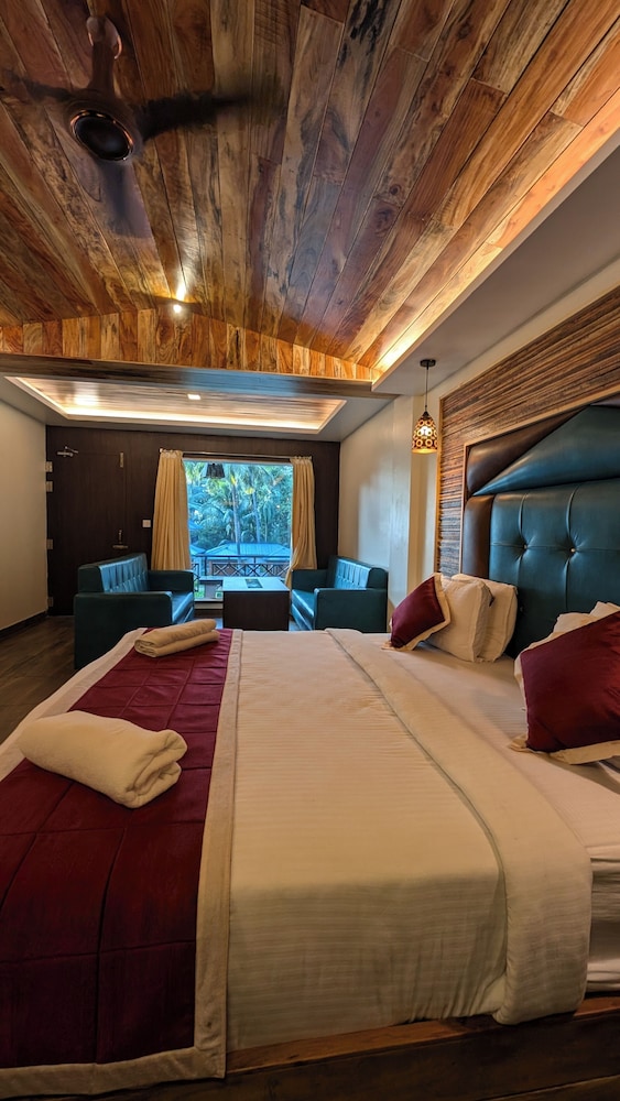 Executive Room - Photo 6