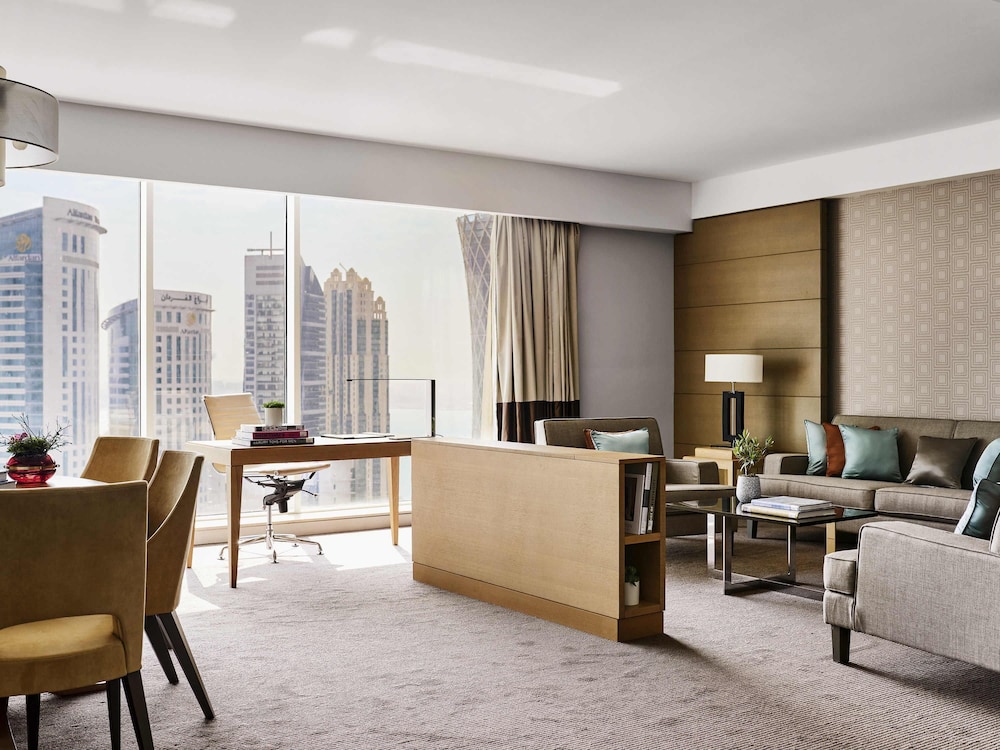 Exclusive Suite, Multiple Beds thumbnail 6