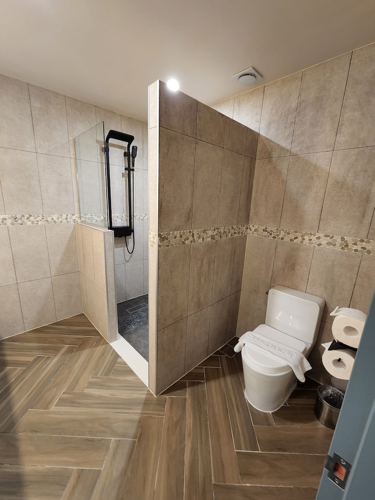 Deluxe Double Room - Photo 8