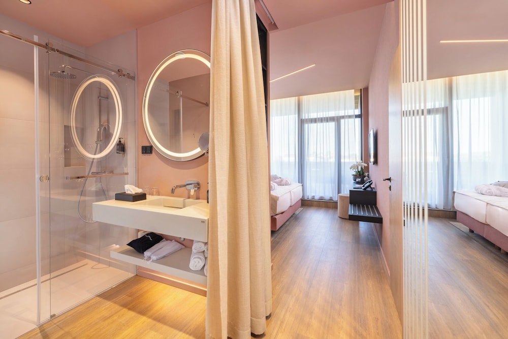 Deluxe Twin Room, Vineyard View