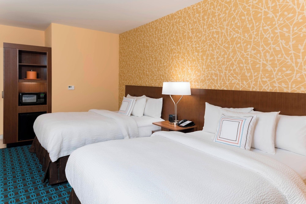 Room, 2 Queen Beds (Hearing Accessible) photo 3