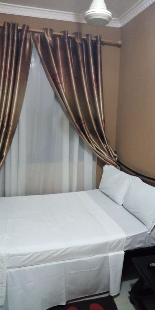 Single Room, Private Bathroom
