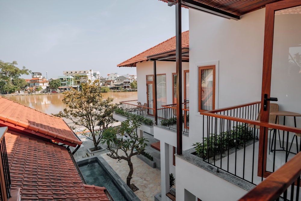Honeymoon Double Room, 1 King Bed, River View, Tower