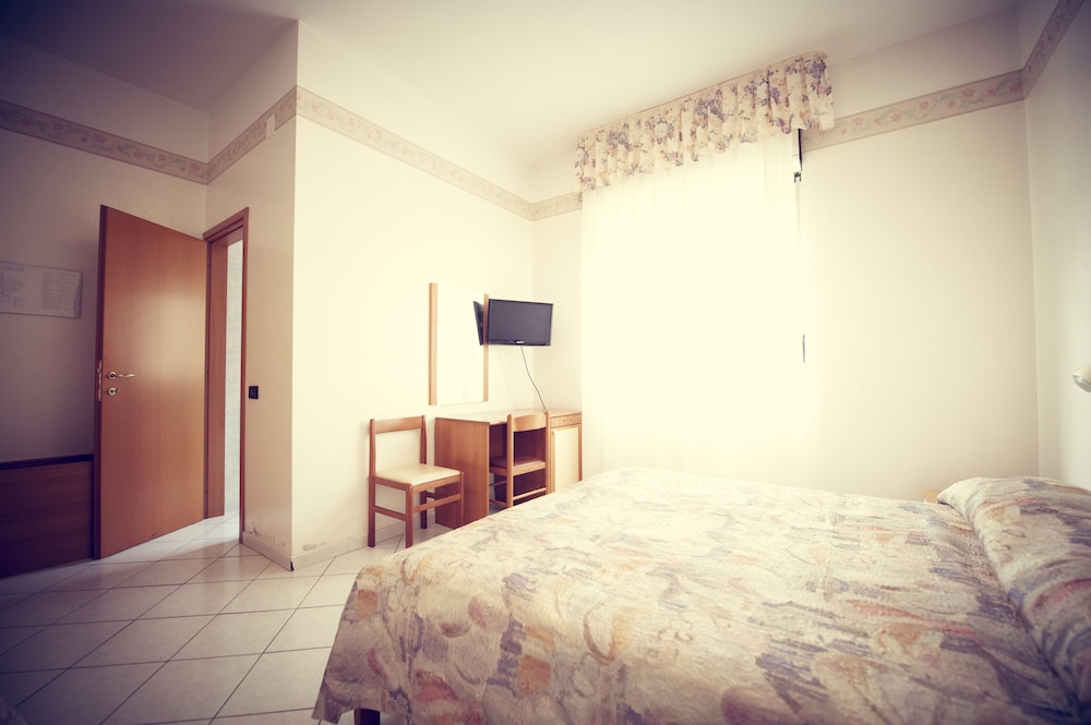 Economy Double or Twin Room - Photo 3
