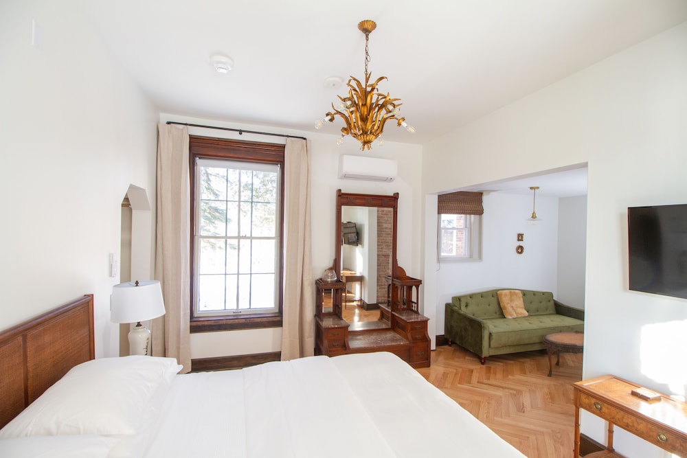Walnut Room photo 2