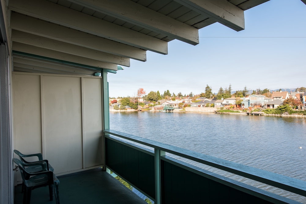 Suite, 1 King Bed with Sofa bed, Lagoon View - Photo 8