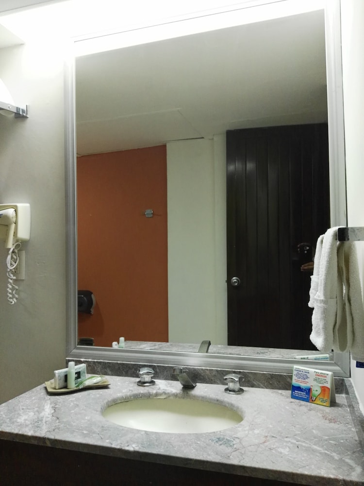 Standard Double Room, 2 Double Beds photo 2