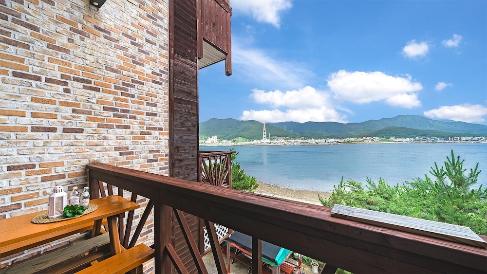 Basic Room, 1 Bedroom (204(Oceanview)) - Photo 10