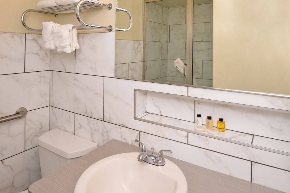 Standard Double Room (Full) - Photo 3