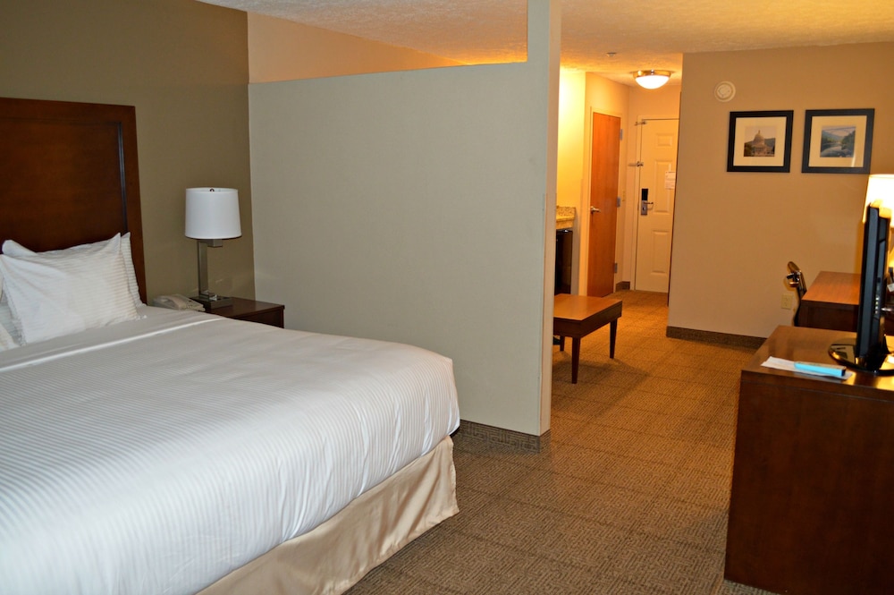 Deluxe Room, 1 King Bed, Non Smoking - Photo 2