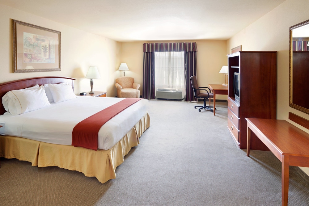 Standard Room, 1 King Bed - Photo 1