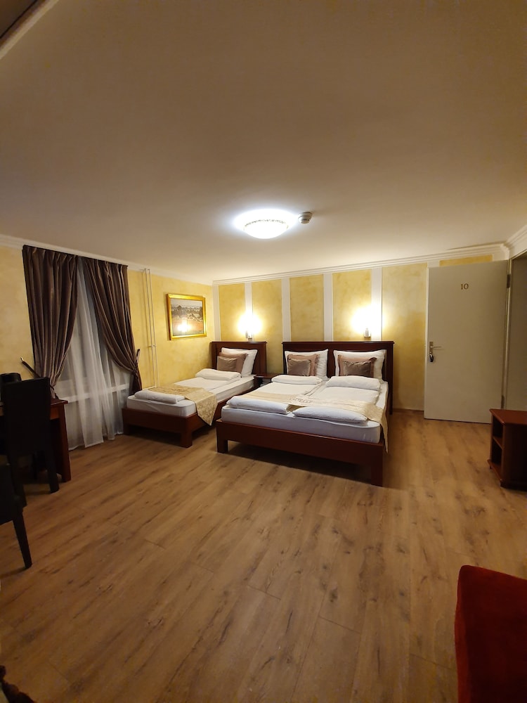 Standard Triple Room - Photo 10