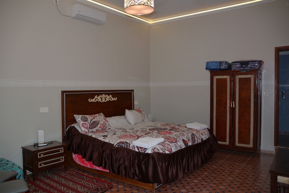 Deluxe Room - Photo 8