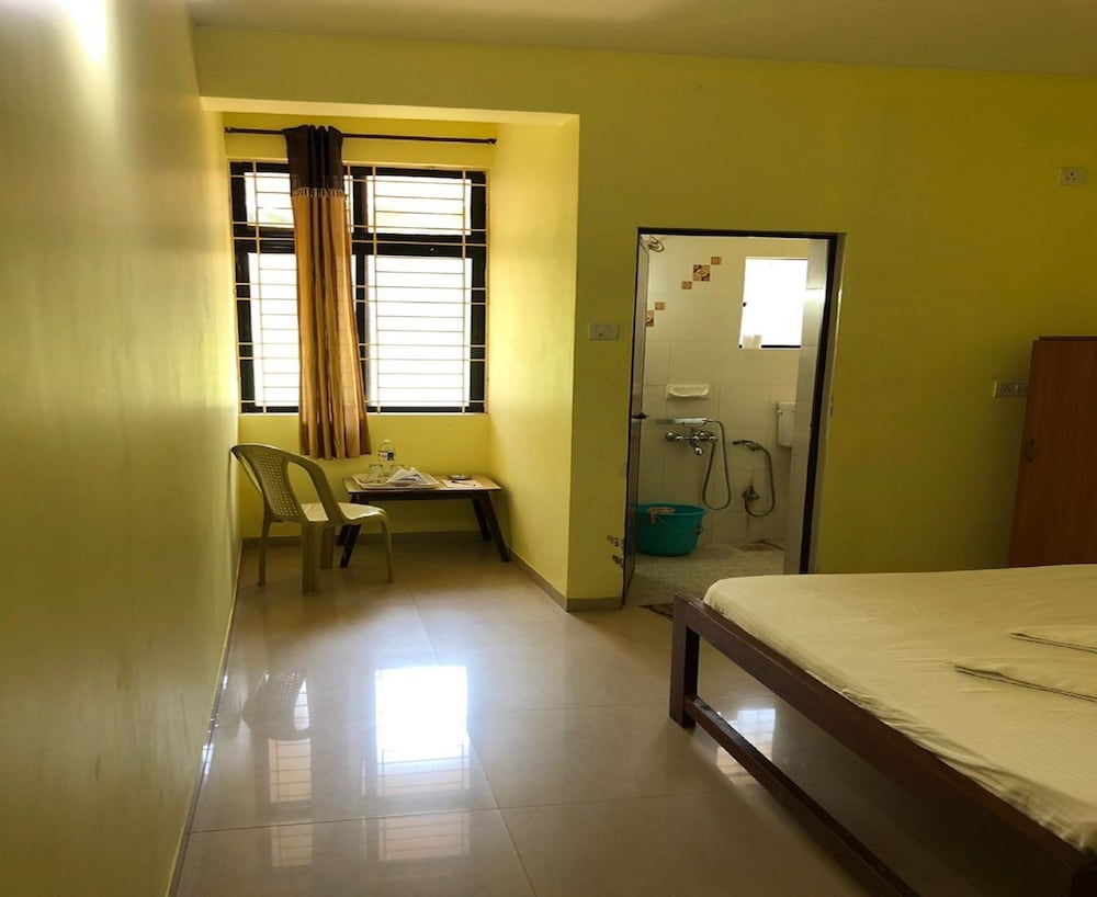 Deluxe A/C Room