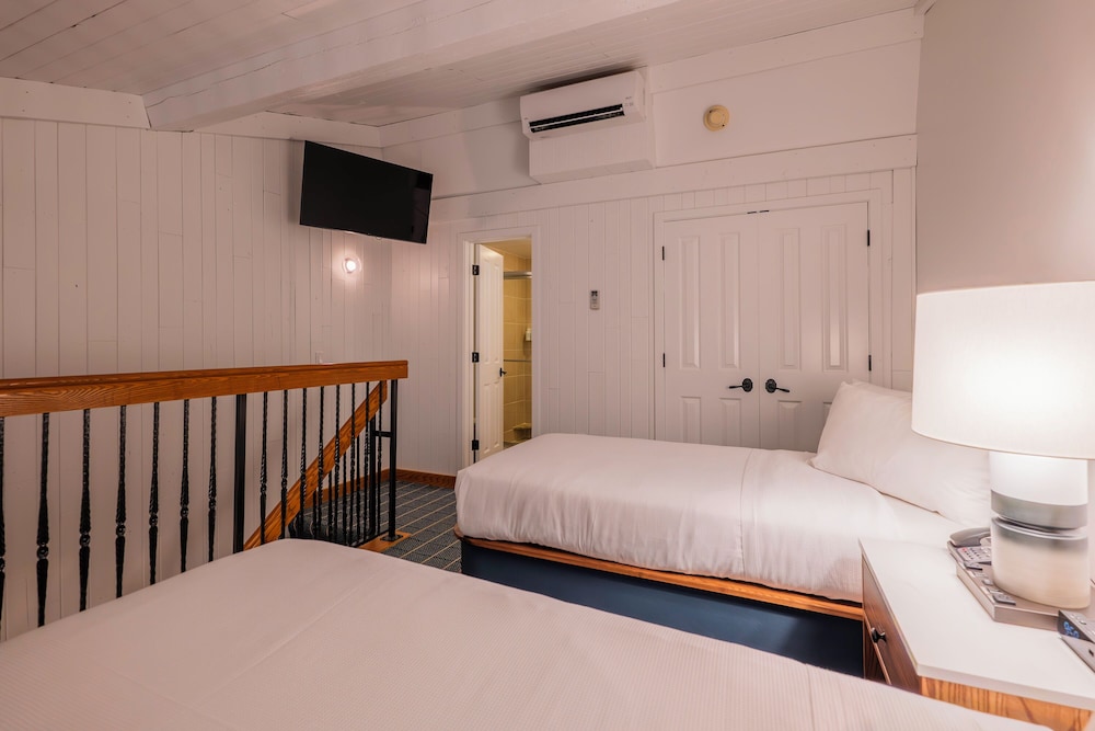 Loft 2 Queen Bed - Lodges - Photo 1