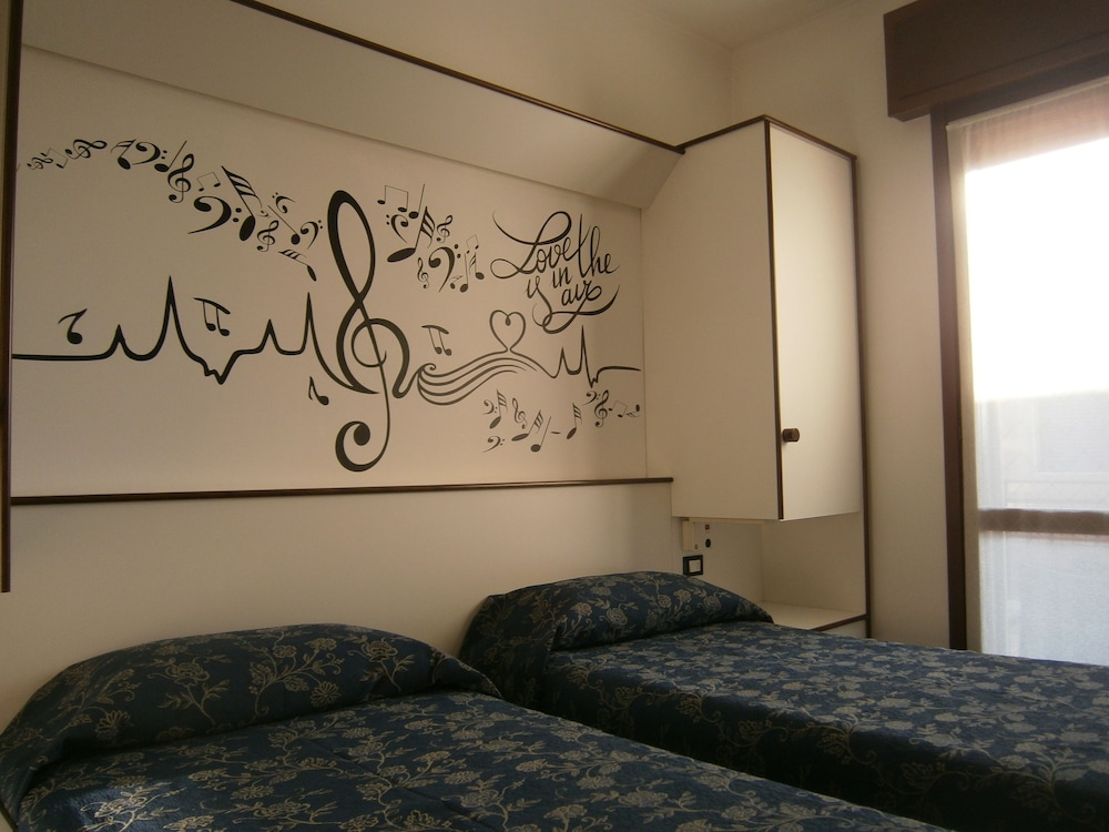 Double Room, 2 Twin Beds photo 2