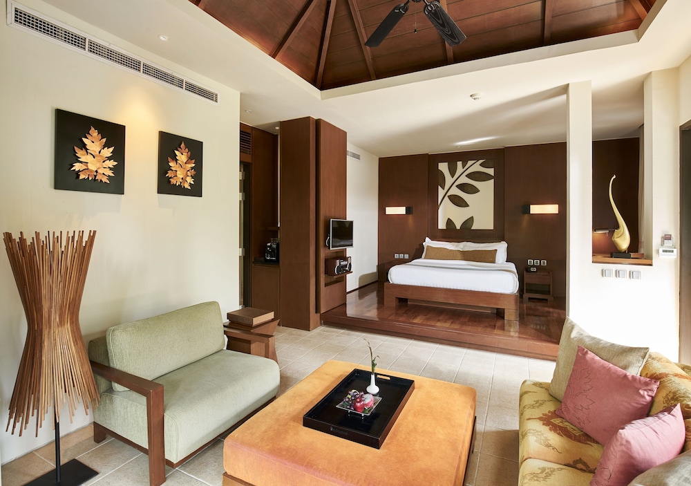 Suite, Jetted Tub, Garden Area - Photo 7