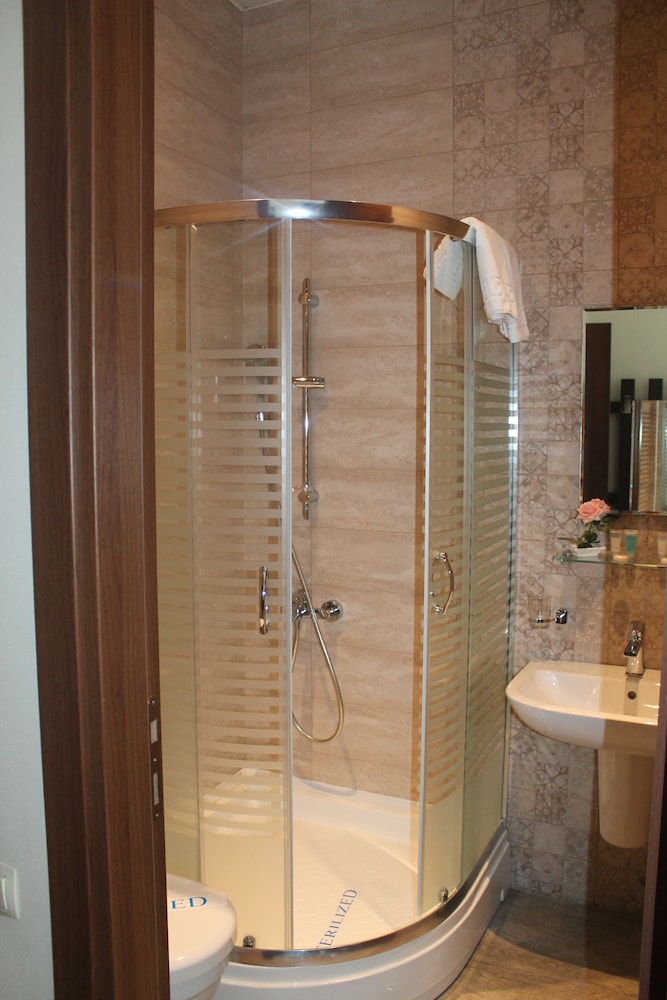 Standard Double Or Twin Room photo 3