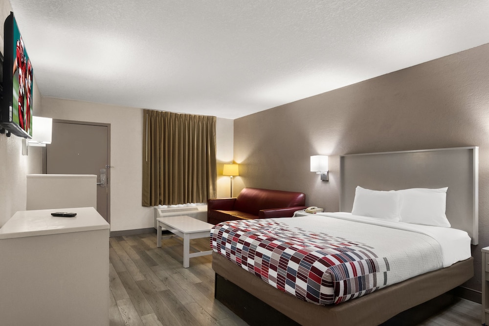 Deluxe Room, 1 Queen Bed, Accessible, Non Smoking - Photo 7