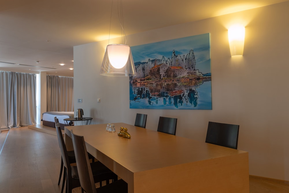 Presidential Suite (3 pax) photo 2
