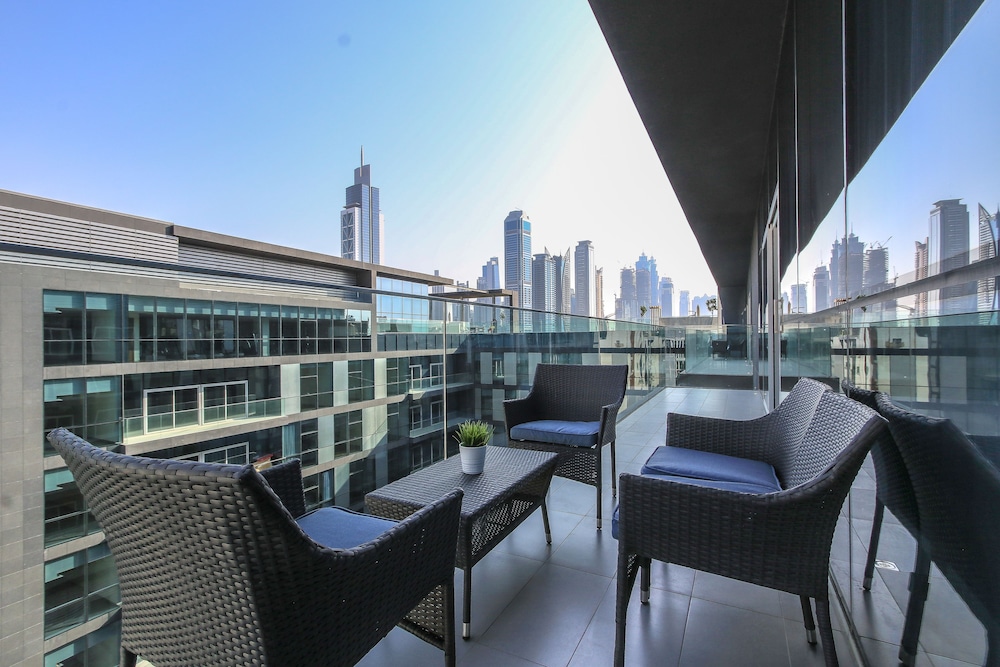 DHH - High Floor 2 Beds Close To Mazaya Centre City Walk B22 photo 2
