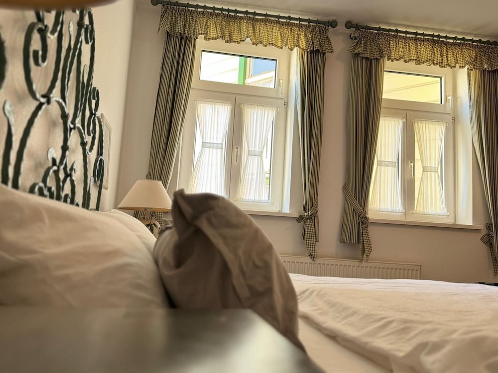 Basic Double Room, 1 Bedroom, Non Smoking, City View photo 1