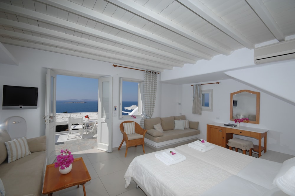 Family Room, Sea View (Superior) - Photo 2