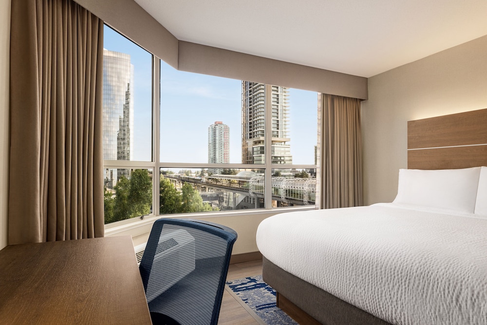 Standard Room, 1 King Bed, City View (Top Floor) - Photo 3