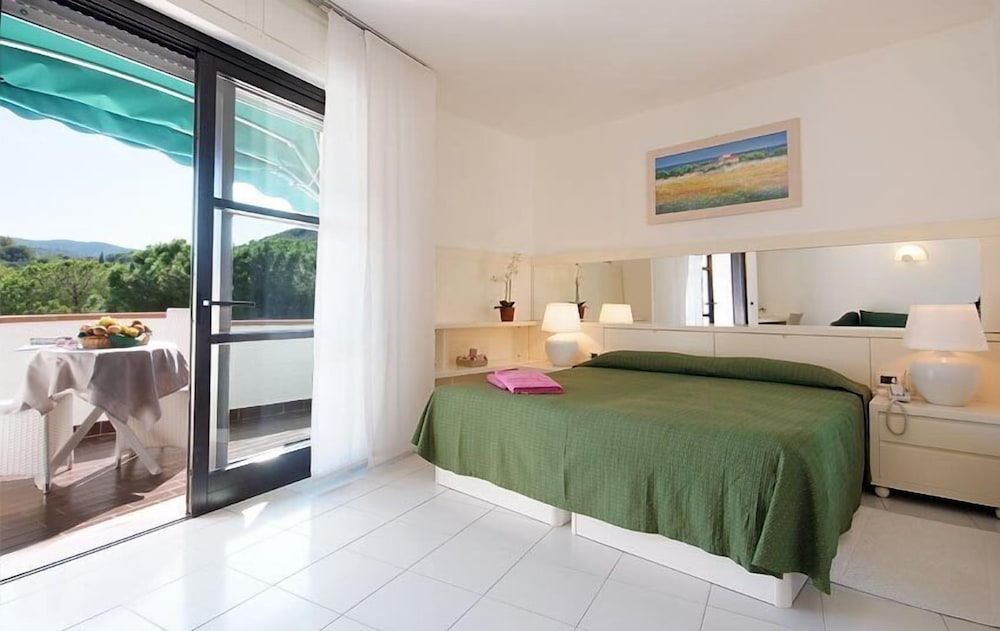 Comfort Room, Balcony, Sea View (Family) photo 1