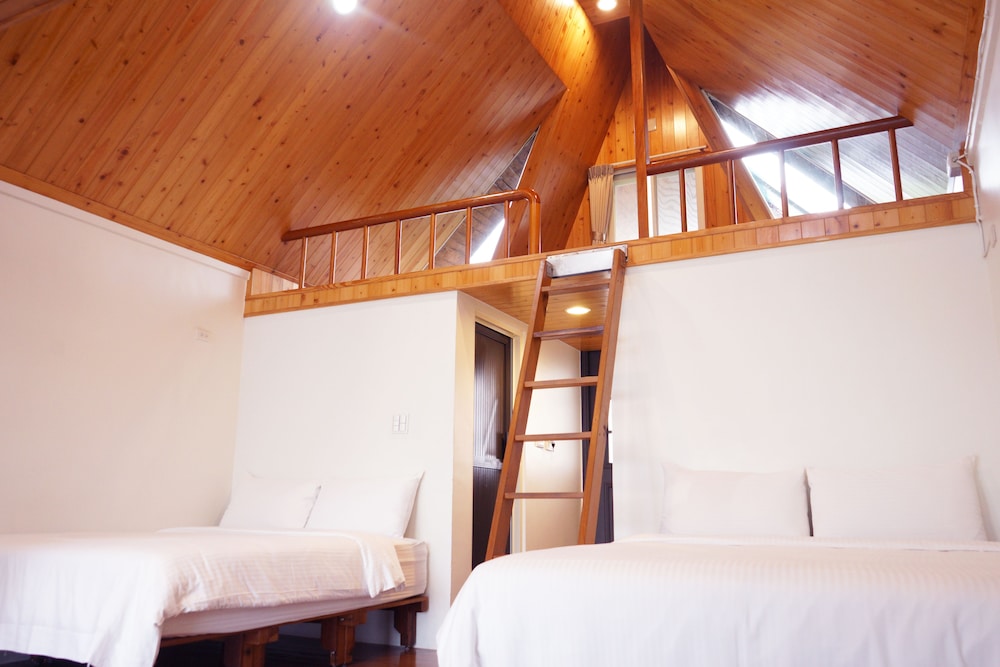 Economy Quadruple Room, Mountain View, Mezzanine photo 3