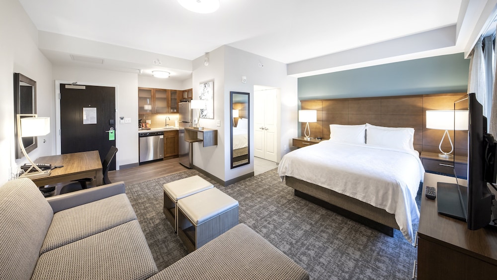 Studio Suite, 1 Queen Bed with Sofa bed, Kitchen, Pool View - Photo 6